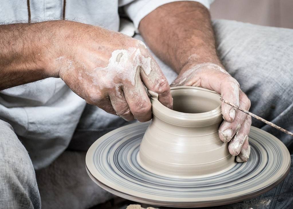 Découvrir l'art de la poterie en autonomie